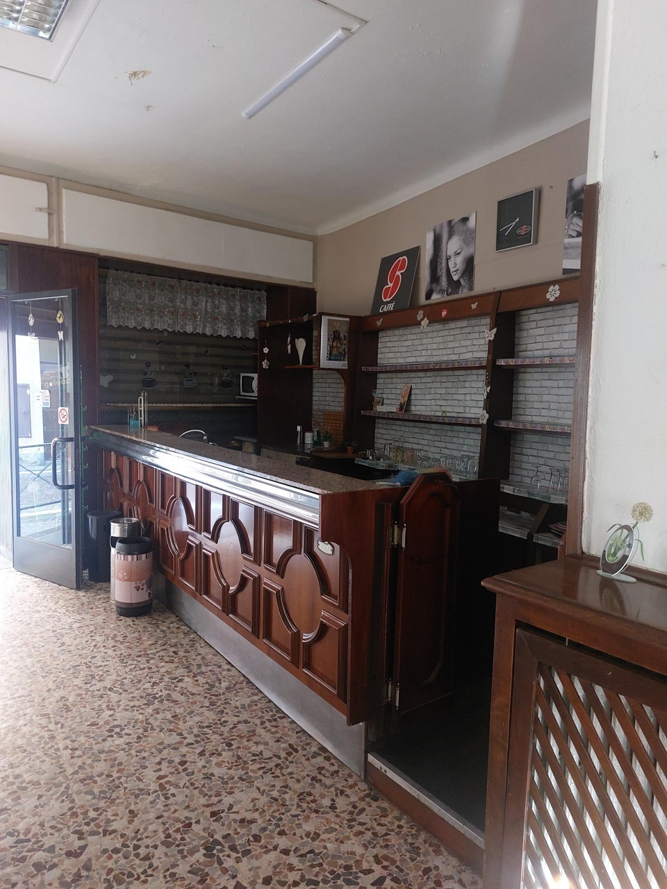 Andorno Micca  - Edificio di antica costruzione sito nel centro storico elevato su 4 p. oltre a cantinato e sottotetto, con al p.t. locale ex bar, ai piani 1,2 e 3 appartamenti termoautonomi di mq. 100 ca. - Vendita