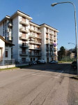 Andorno Micca  - Nel centralissimo Condominio " I portici " , al 1 ° p, monolocale con bagno e balcone. Mq. 30 ca, da rimodernare.. Con cantina - Vendita